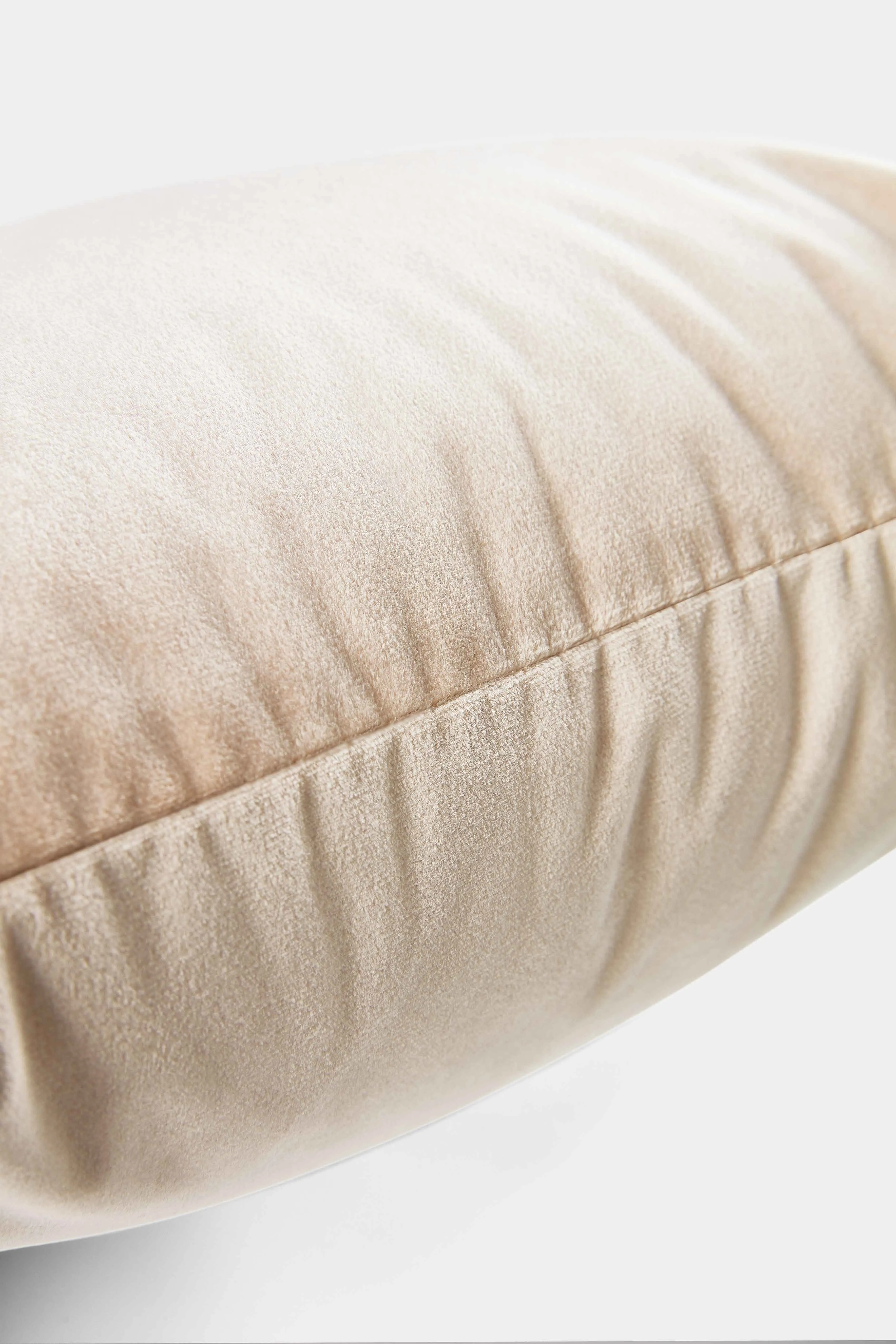 Rubeza Cruz Cushion - Warm Sand - 45x36 cm