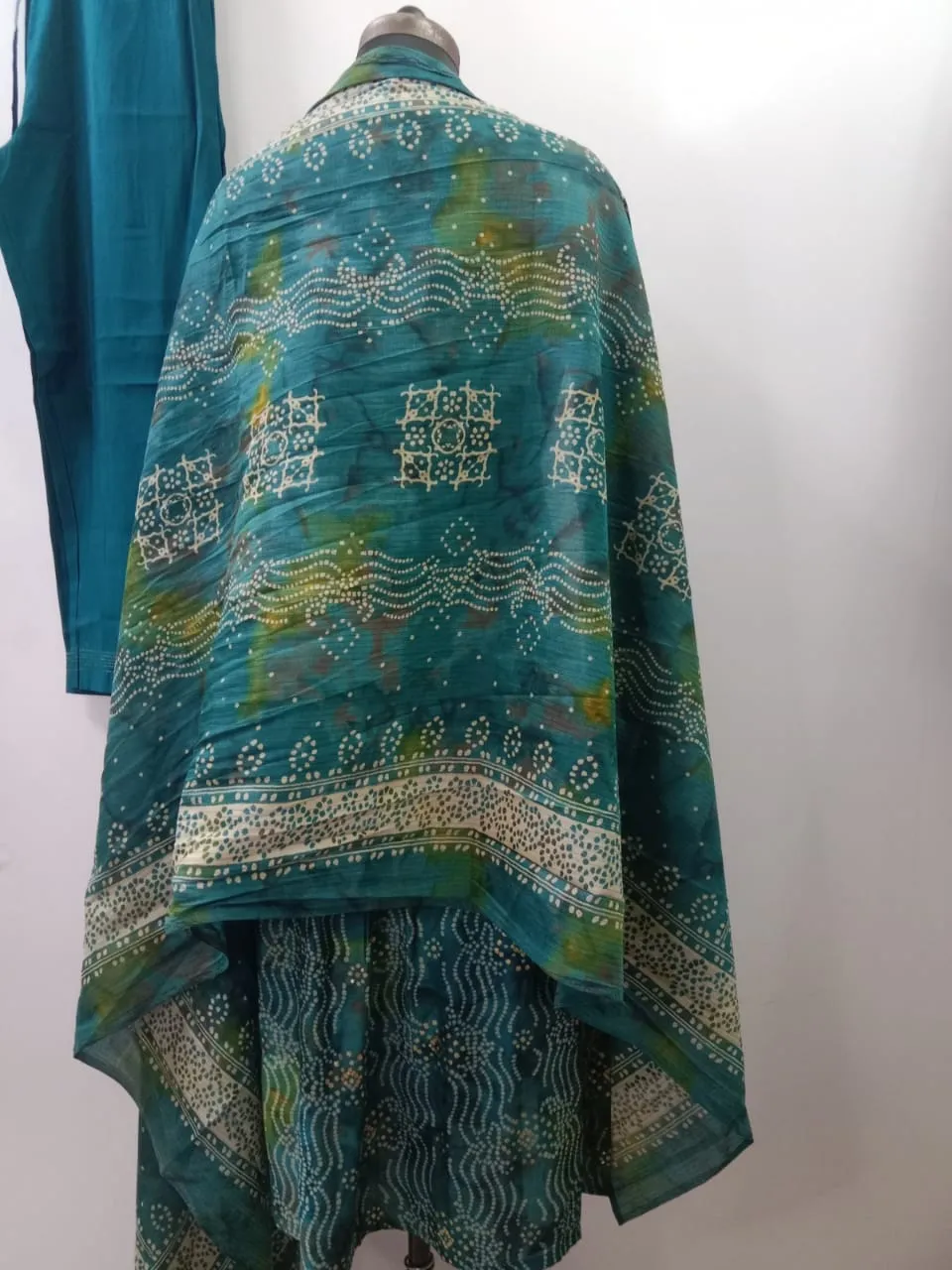 Trendy Nyra Cut Full Set